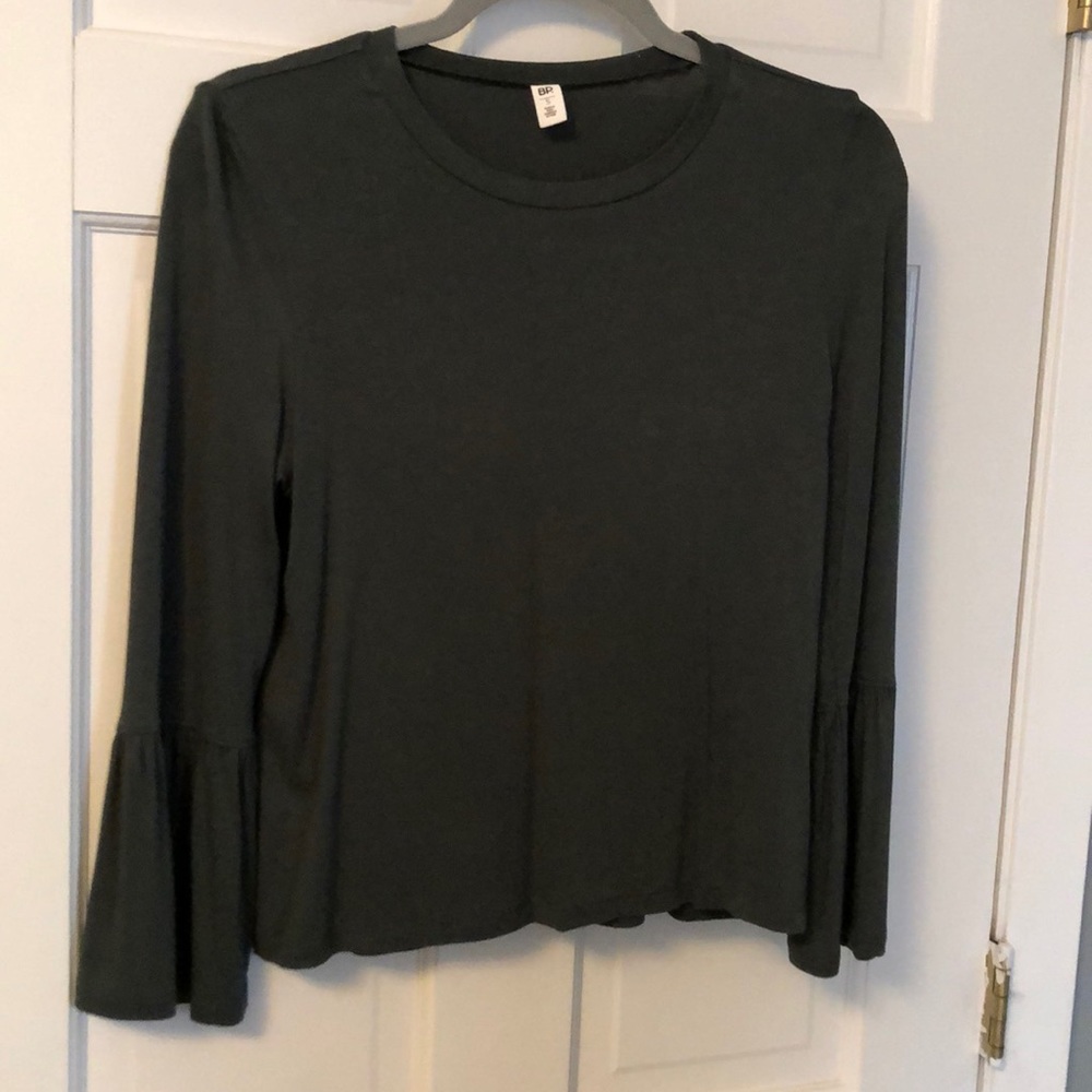 BP Green Bell sleeve shirt